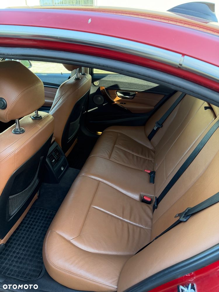 BMW Seria 3 320d - 15