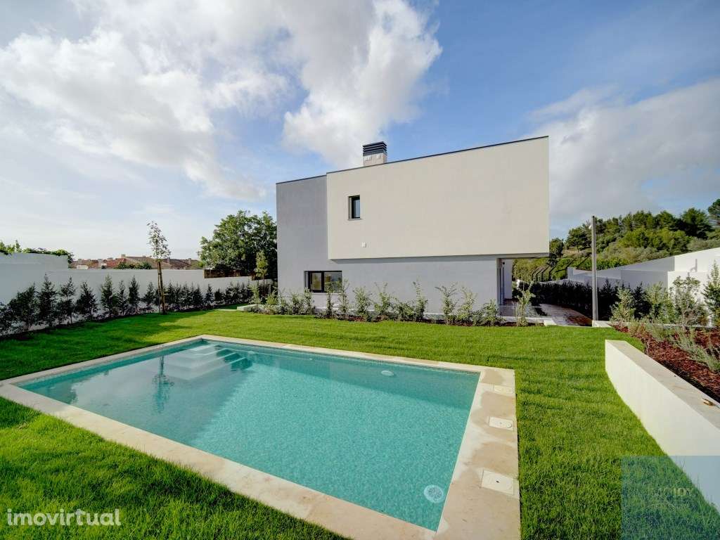 Moradia T4 com Jardim e Piscina - Grande imagem: 2/33