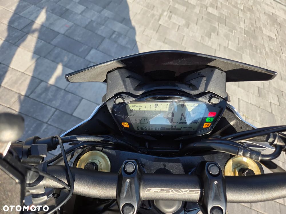 Suzuki GSX - 11
