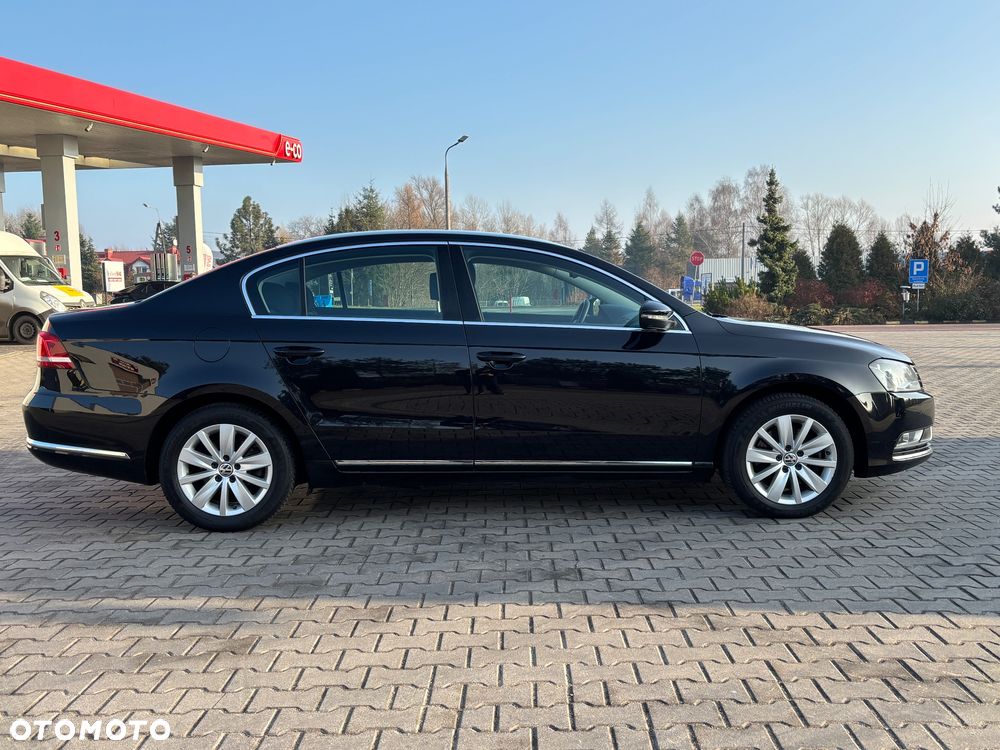 Volkswagen Passat - 4