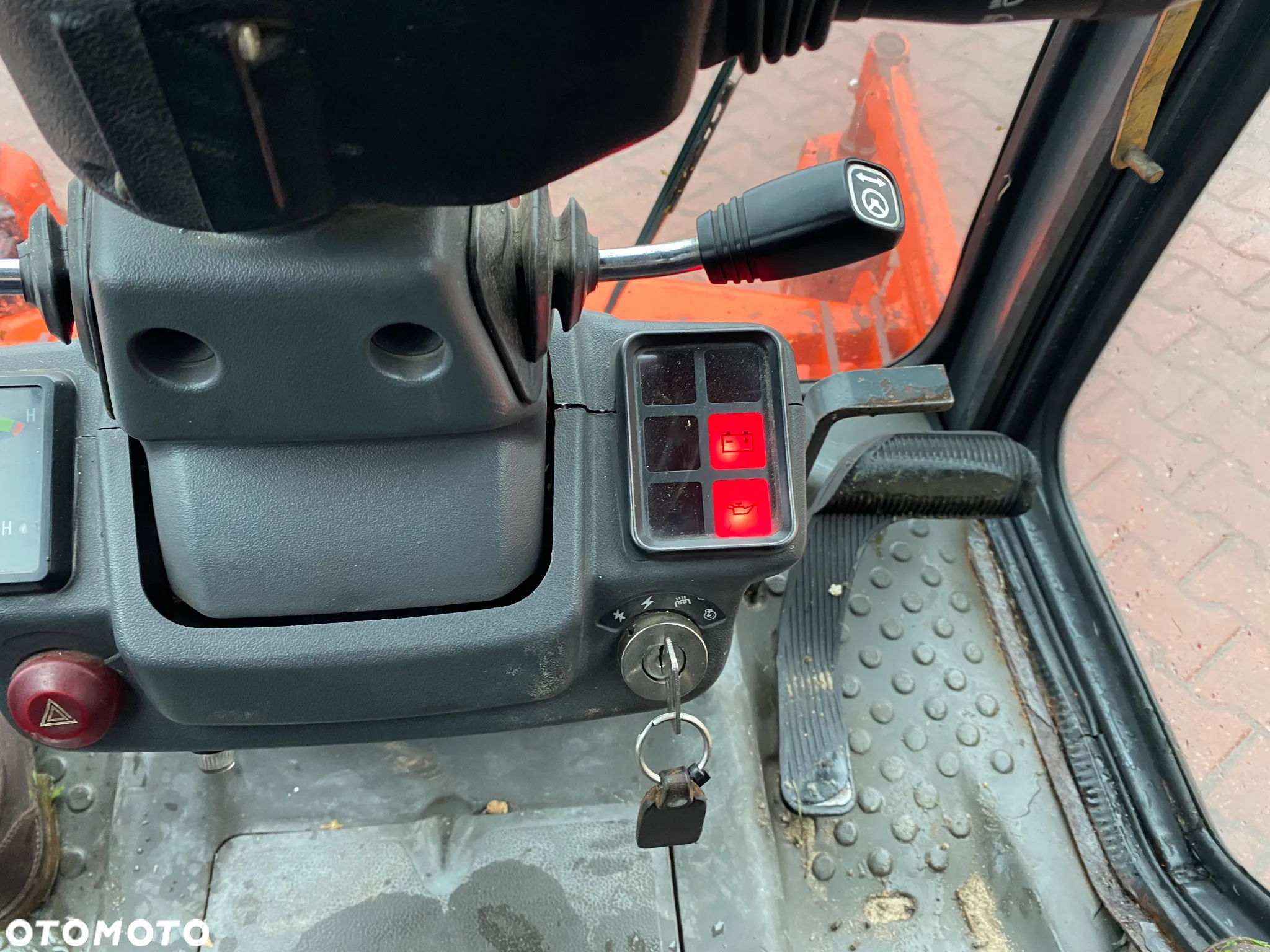 Kubota F2560 - 12