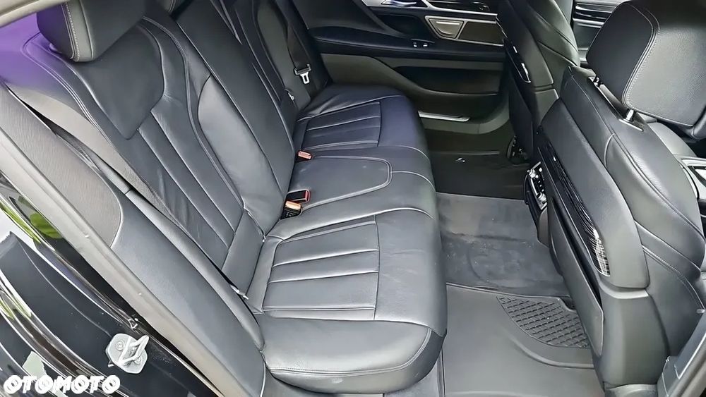 BMW Seria 7 740Li xDrive sport - 9