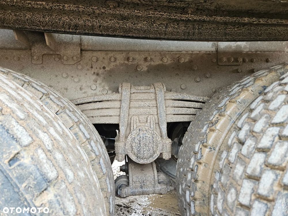 Mercedes-Benz 3336 - 8