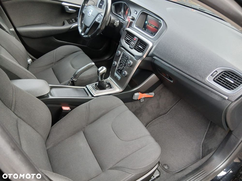 Volvo V40 D2 - 37