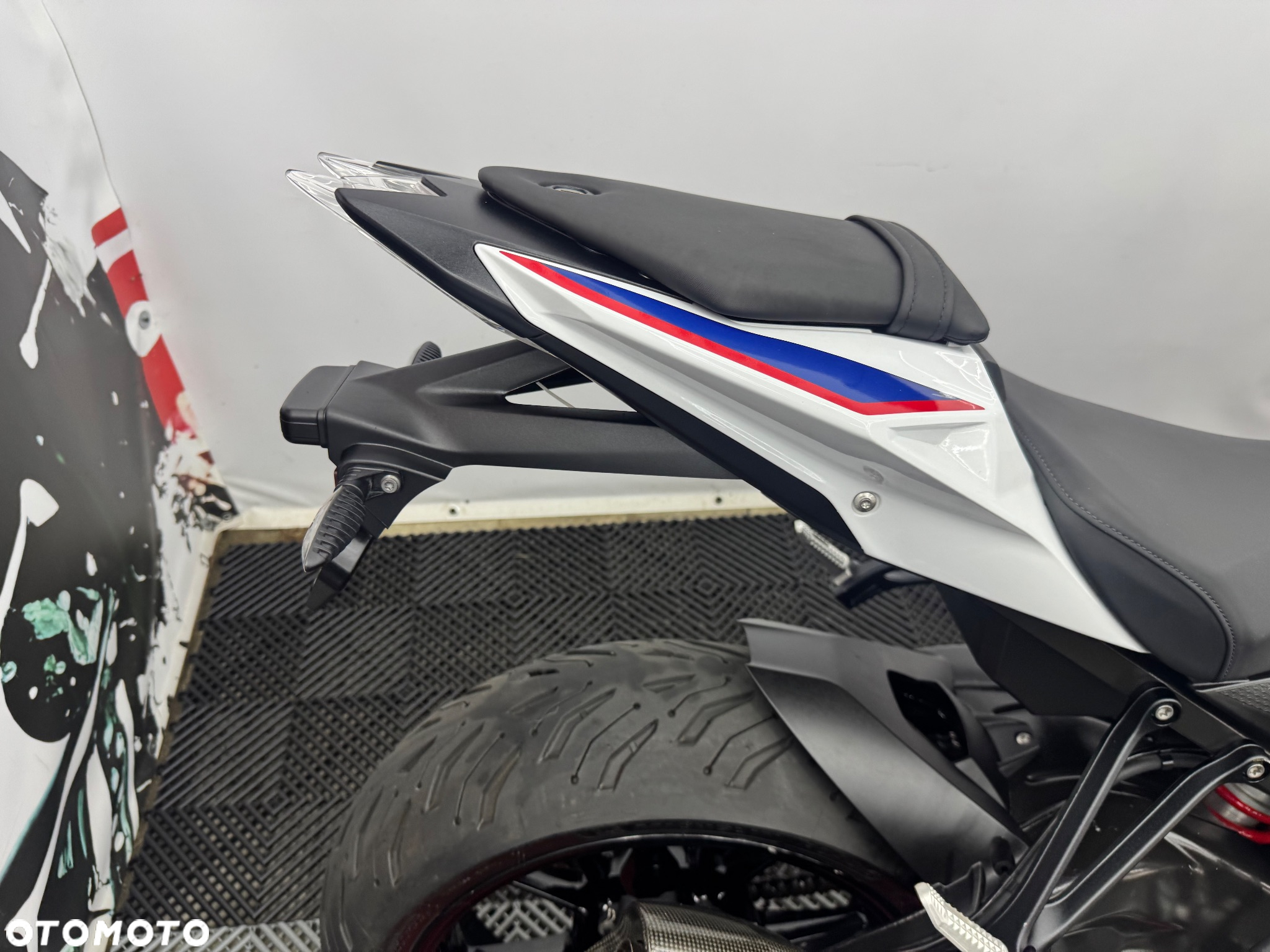 BMW S - 29