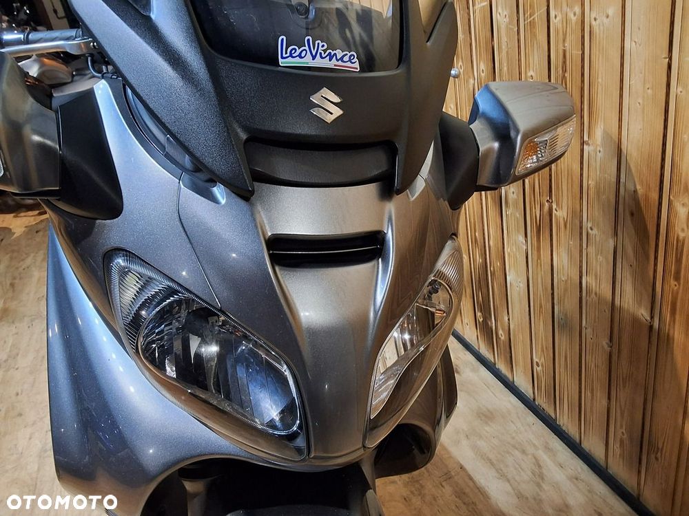 Suzuki Burgman - 8
