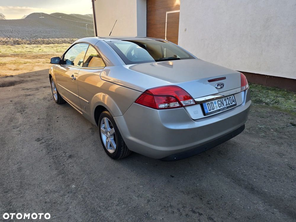 Ford Focus 2.0 16V Titanium - 32