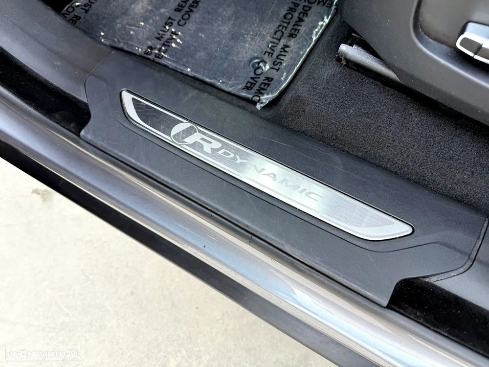 Jaguar F-Pace P250 AWD R-Dynamic S - 22
