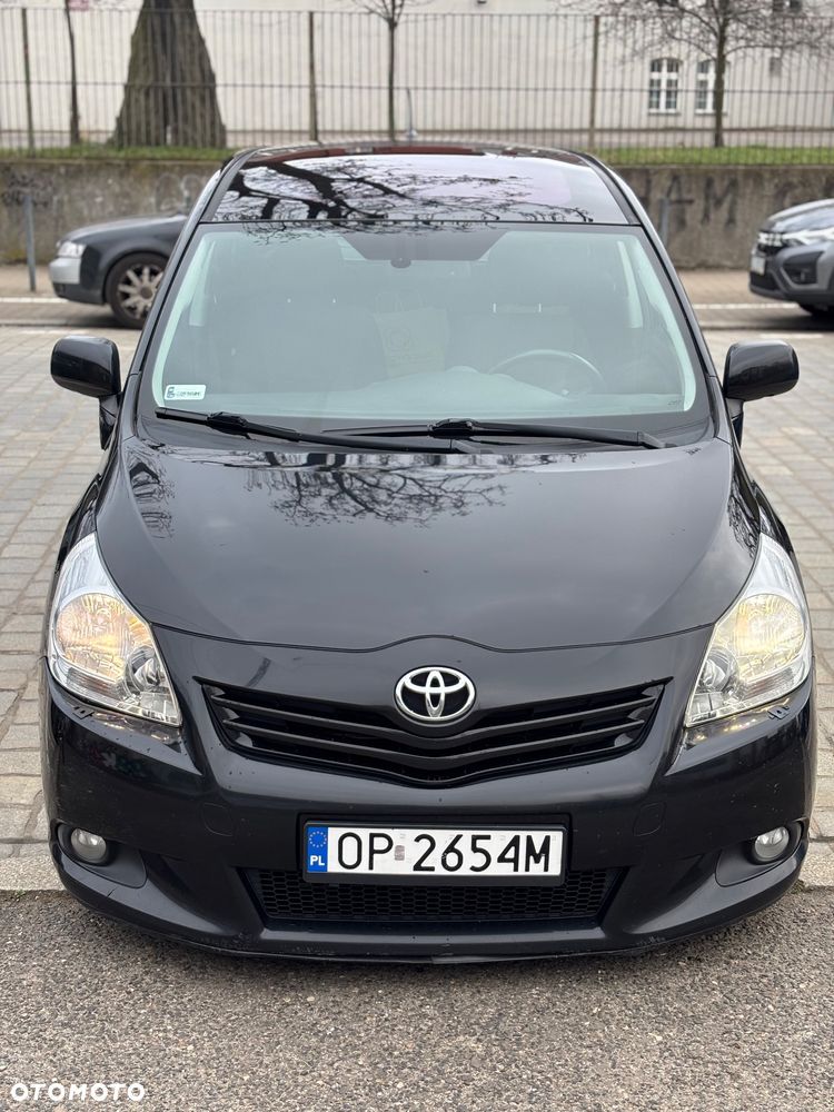 Toyota Verso 2.2 D-CAT Sol Plus 7os - 8