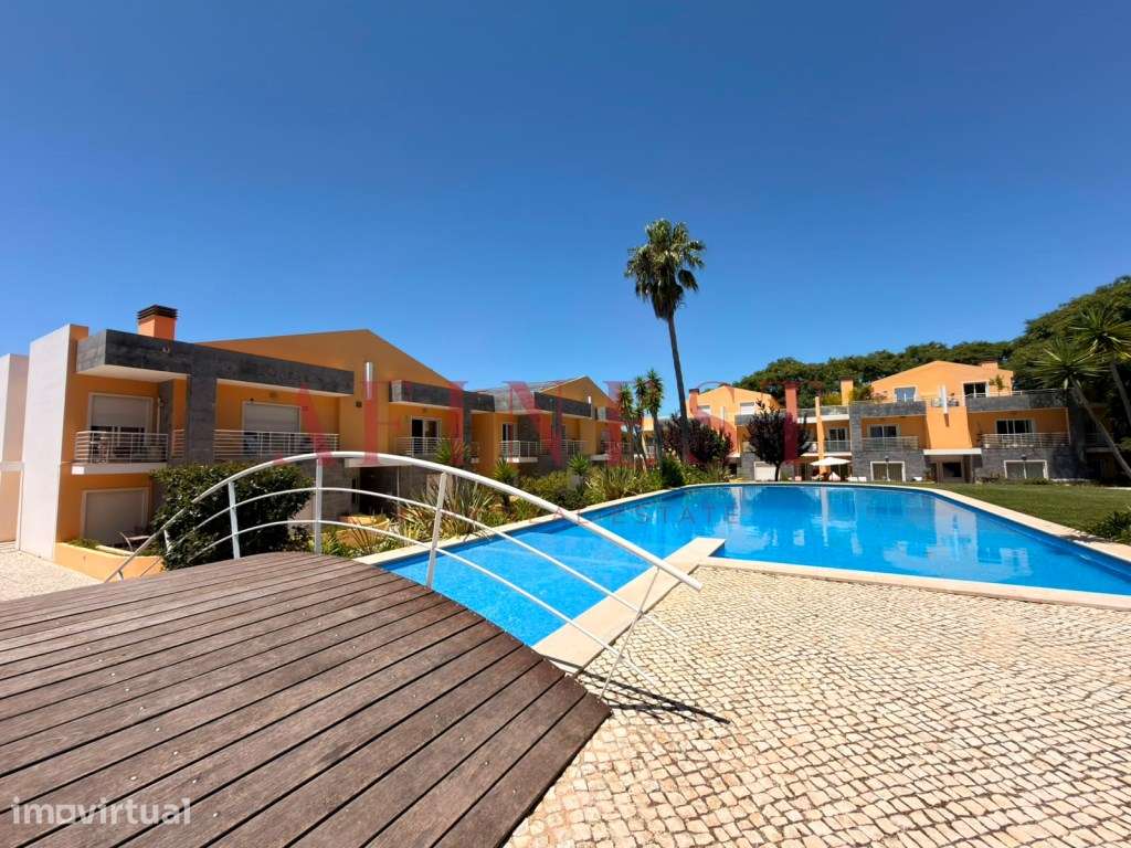 T2 COM SUITE + 2 GARAGENS EM JARDINS DE BIRRE, CASCAIS | Entrada Im... - Grande imagem: 5/18