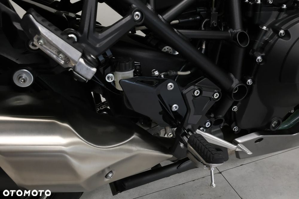 Kawasaki Ninja H2 SX - 25