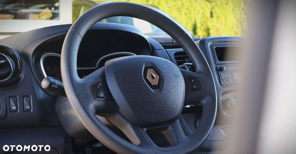 Renault Trafic - 12