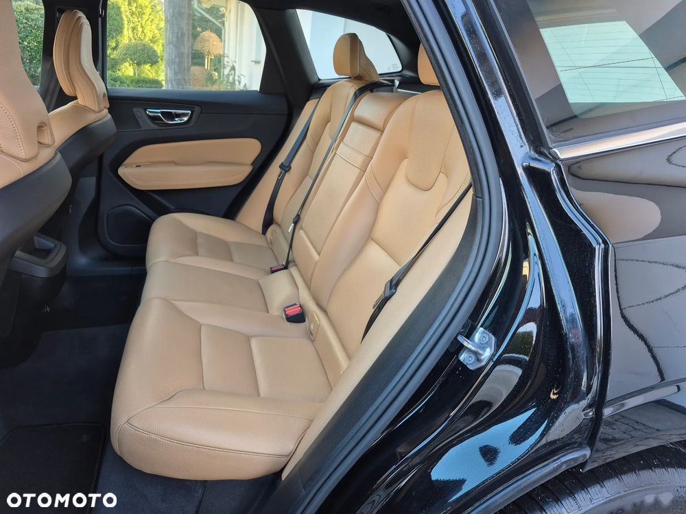 Volvo XC 60 D4 Momentum - 33