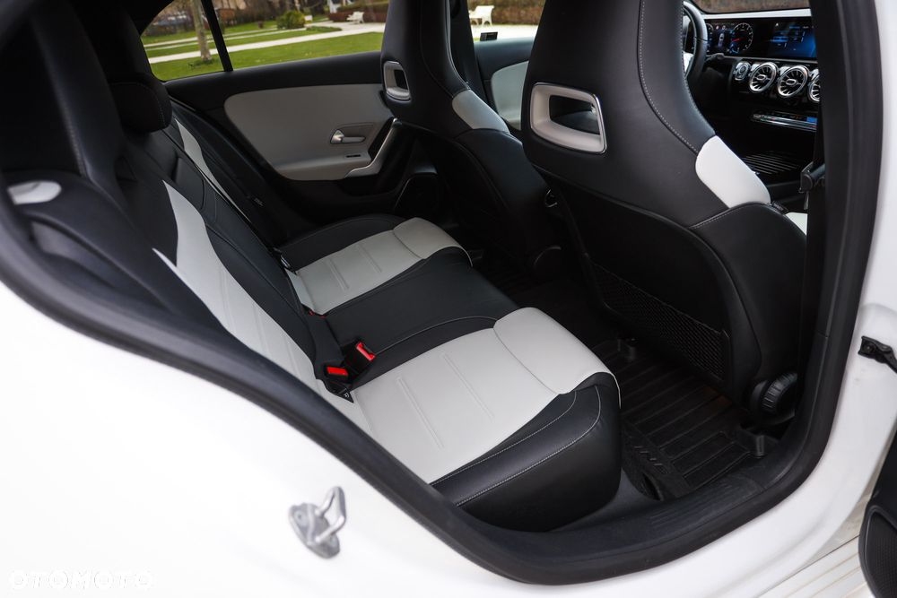 Mercedes-Benz Klasa A 250 AMG Line 7G-DCT - 33