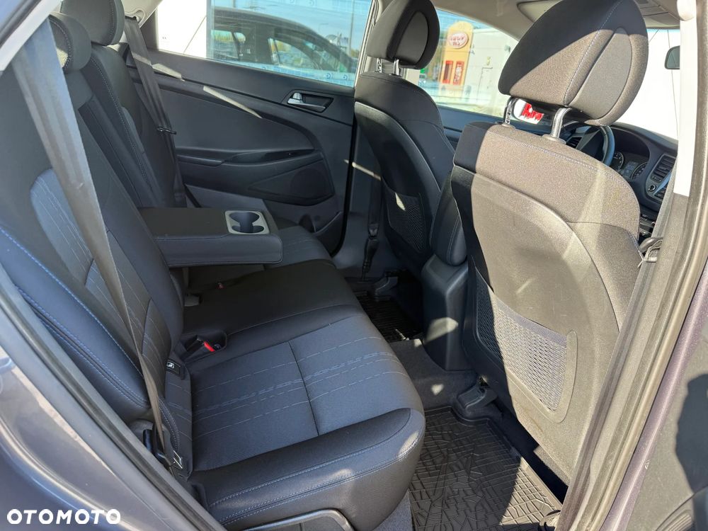 Hyundai Tucson 1.6 GDI BlueDrive GO 2WD - 18