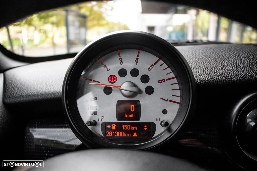 MINI 3 Portas Cooper D - 18