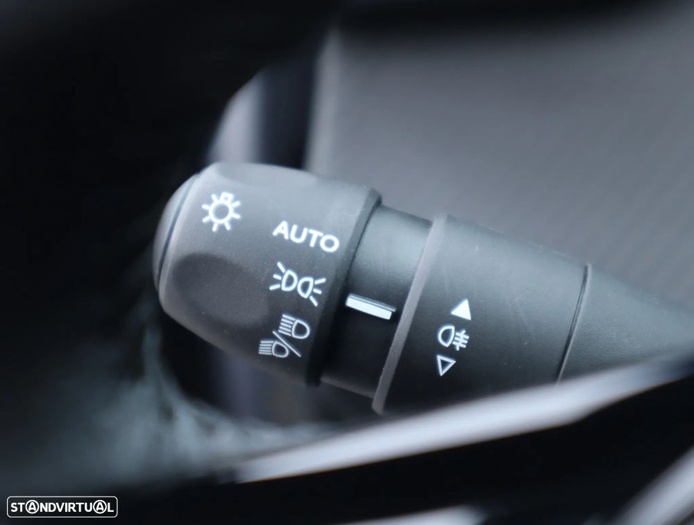 Peugeot 2008 1.2 PureTech Allure - 33