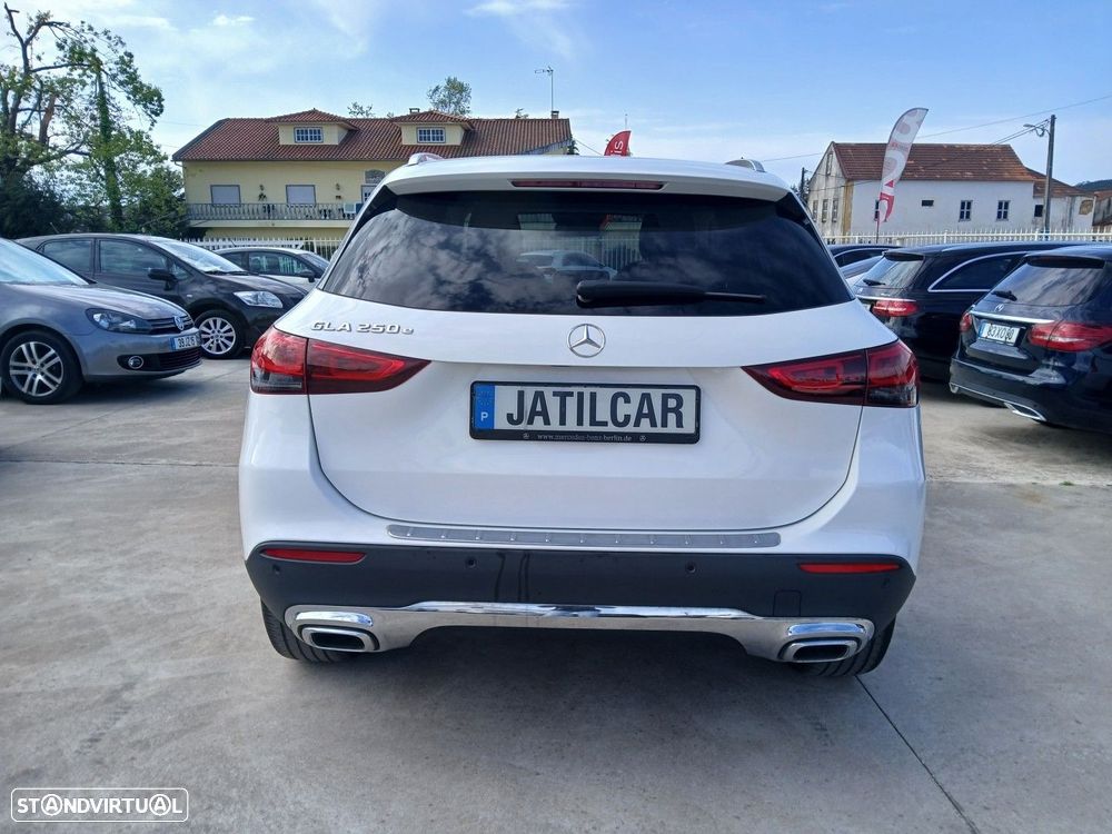 Mercedes-Benz GLA 250 e 8G-DCT - 8