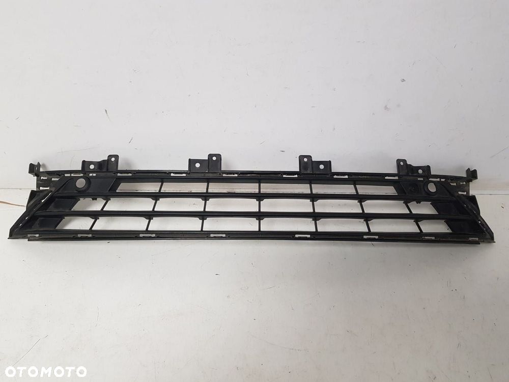 OPEL ASTRA K V 5 LIFT 19-22 KRATKA ŚRODKOWA ZDERZAKA PRZEDNIEGO PRZÓD 39130494