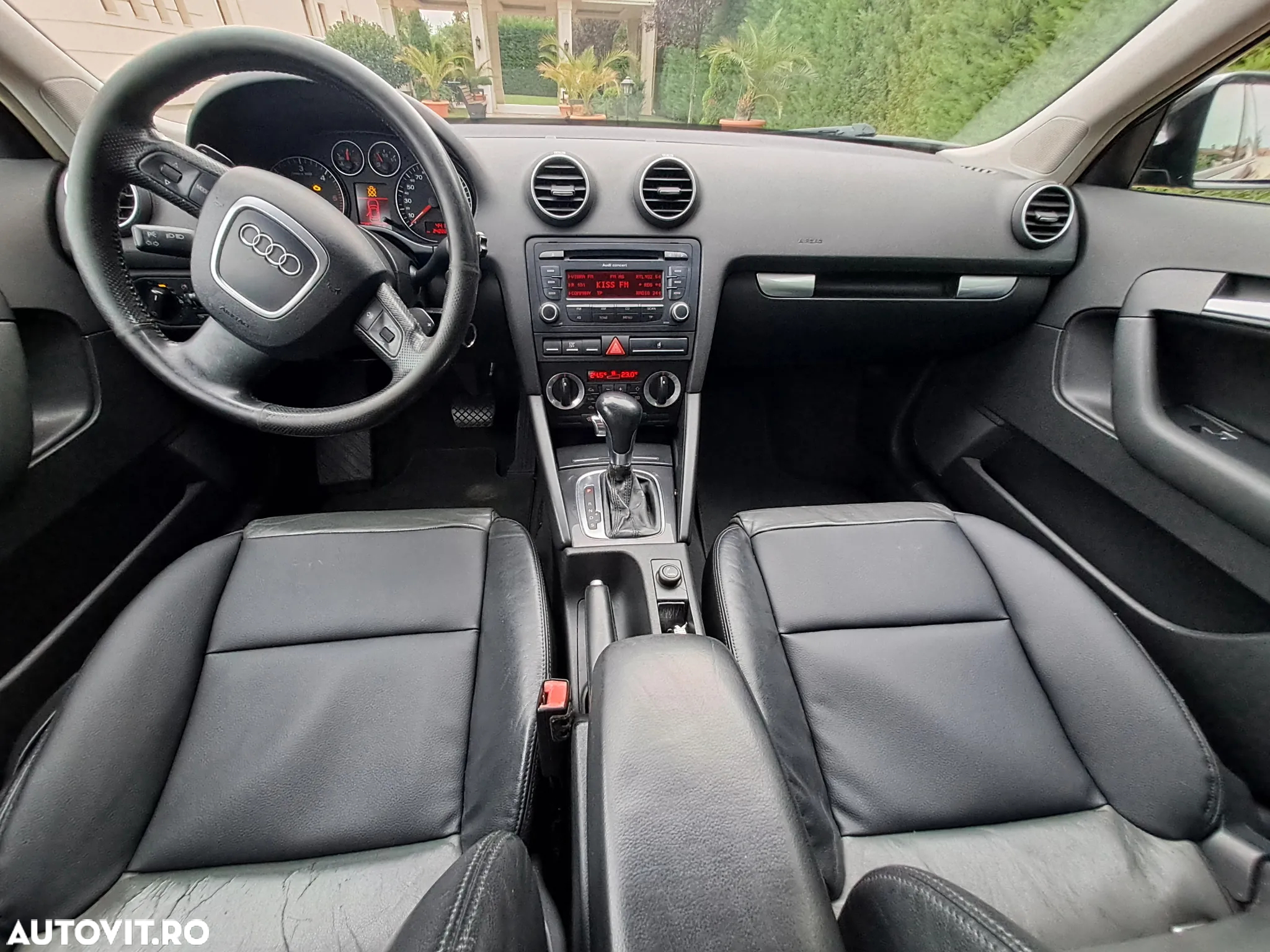 Audi A3 2.0 TDI Sportback DPF (DSG) S tronic Ambiente - 4