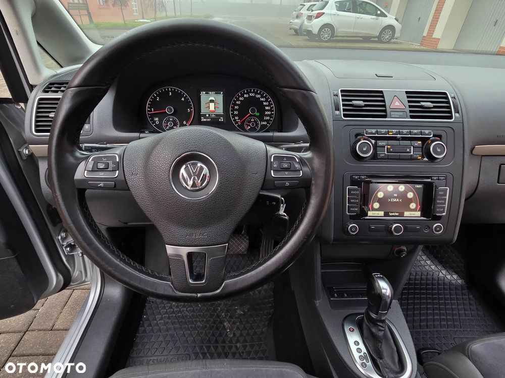 Volkswagen Touran 1.6 TDI DPF BlueMotion Technology DSG Highline - 29