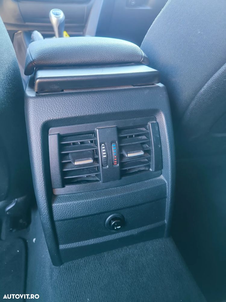 BMW Seria 3 320d Sport Line - 14