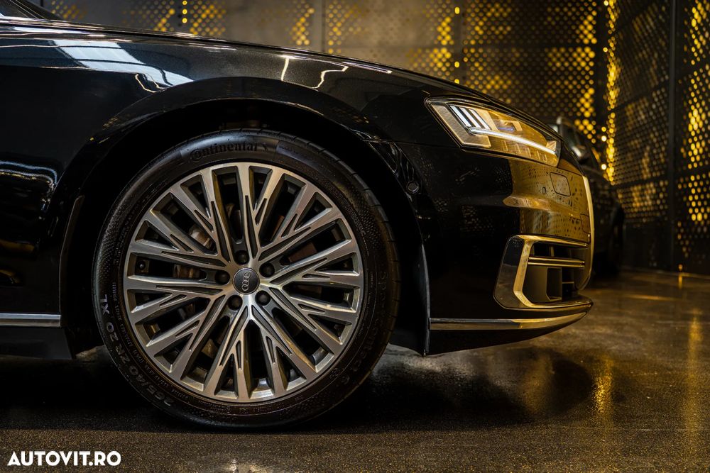 Audi A8 - 8
