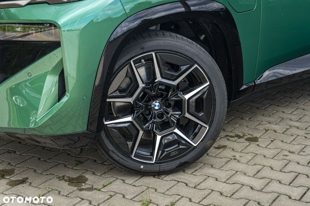BMW XM - 9