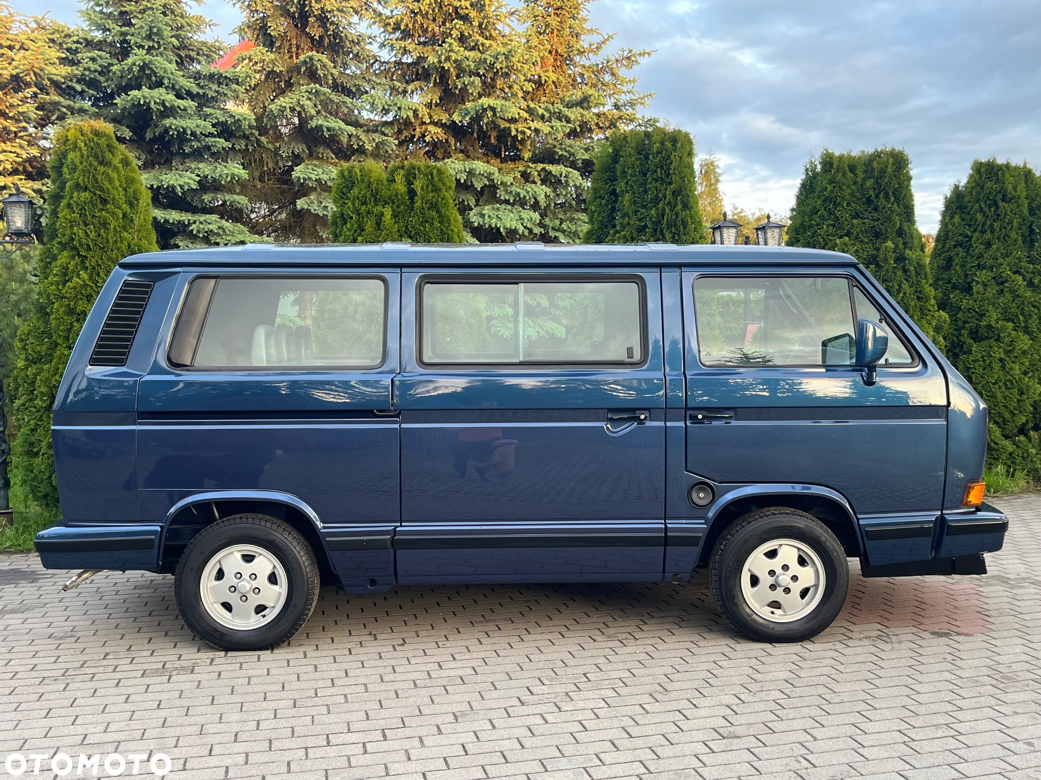 Volkswagen Multivan - 18