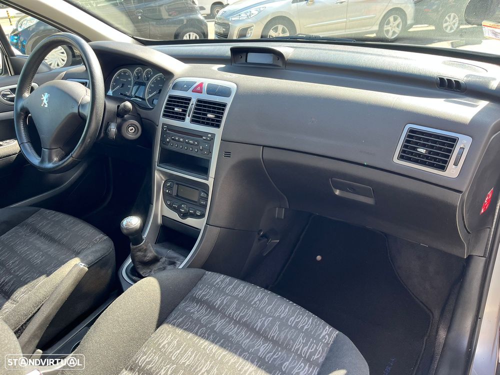 Peugeot 307 1.4 XR - 19