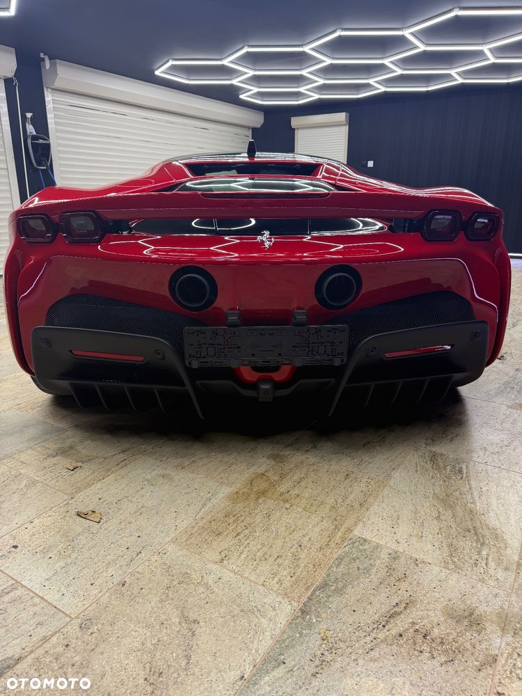 Ferrari SF90 Stradale - 12