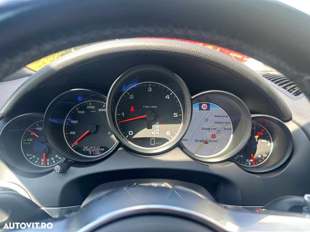 Porsche Cayenne - 8