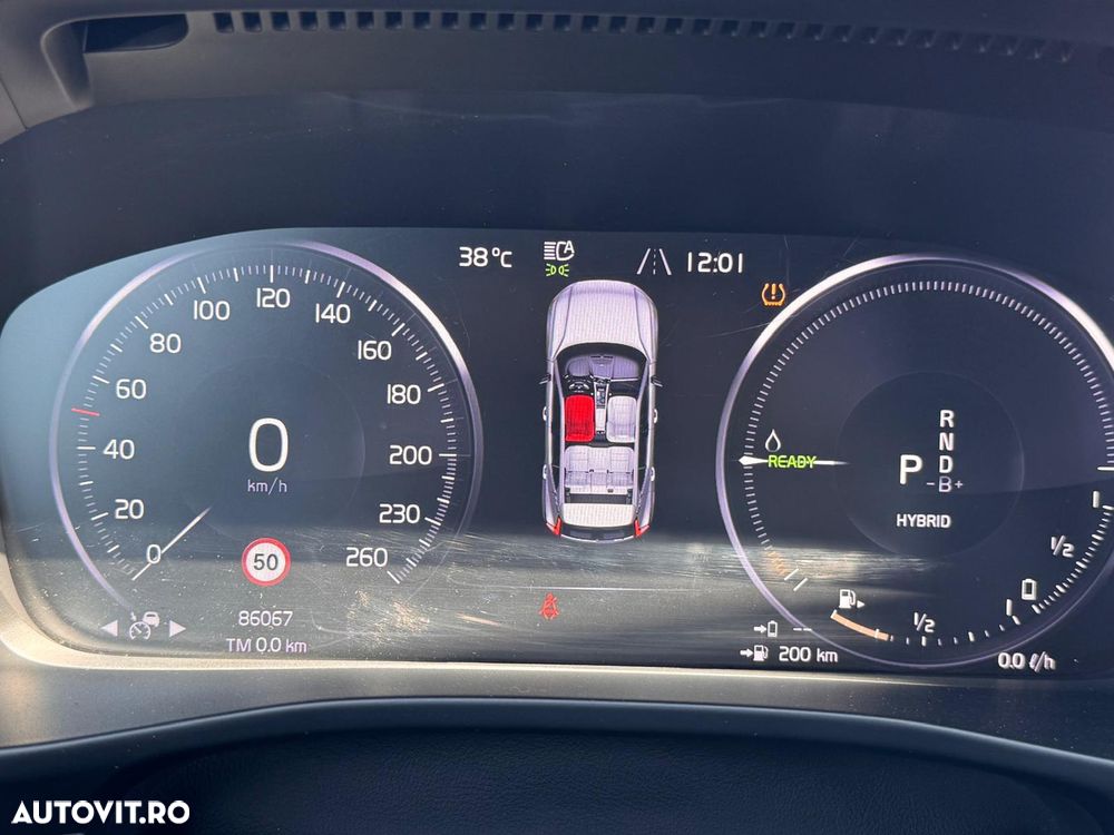 Volvo XC 40 T5 Twin Engine DKG R-Design - 31