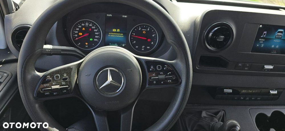 Mercedes-Benz Sprinter - 40