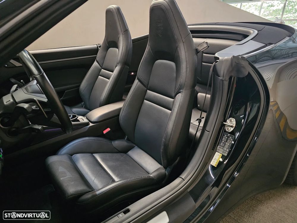Porsche 911 (992) Carrera PDK - 32
