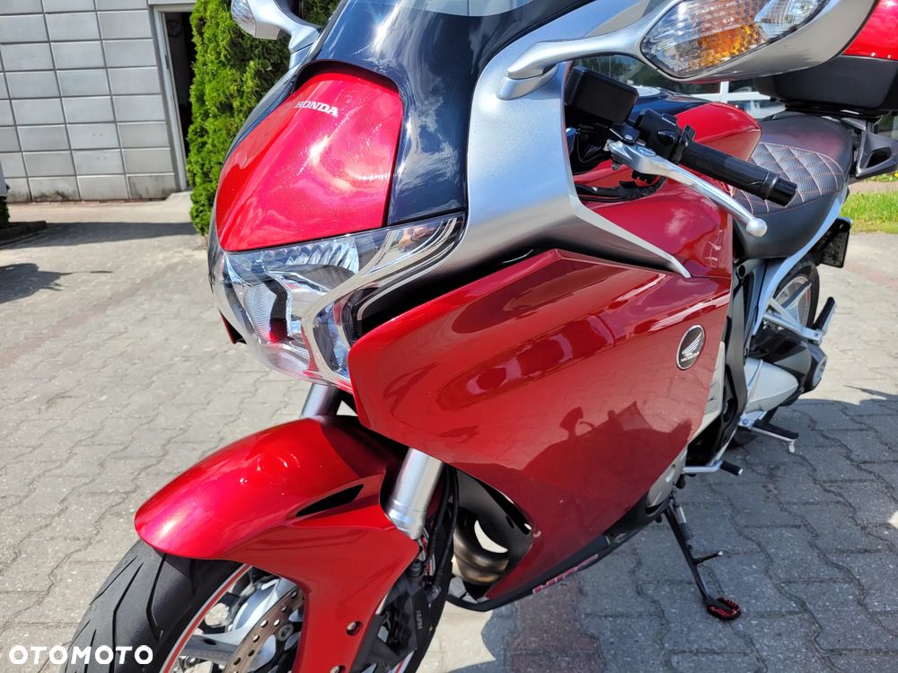 Honda VFR - 9