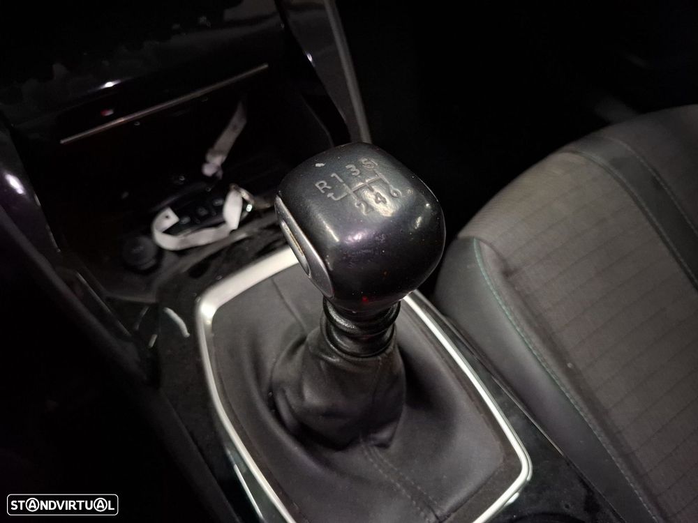 Peugeot 2008 1.2 PureTech Allure - 18
