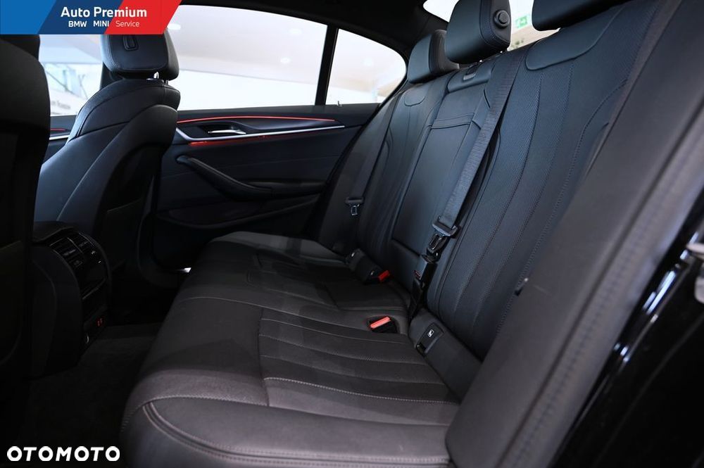 BMW Seria 5 520i mHEV - 17