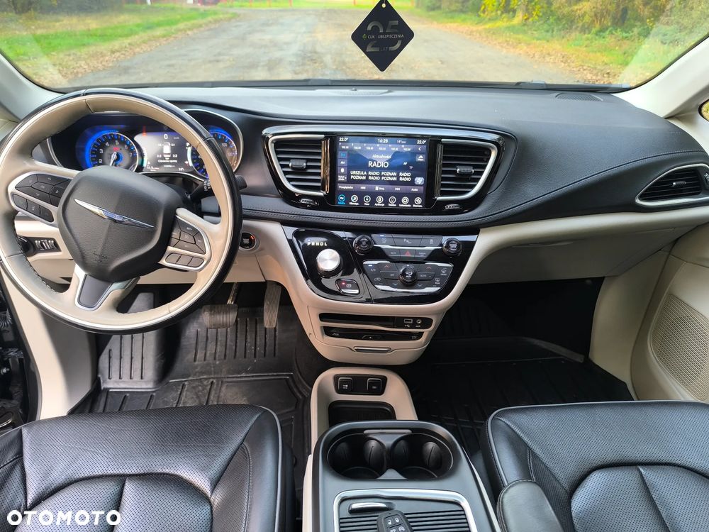 Chrysler Pacifica - 7