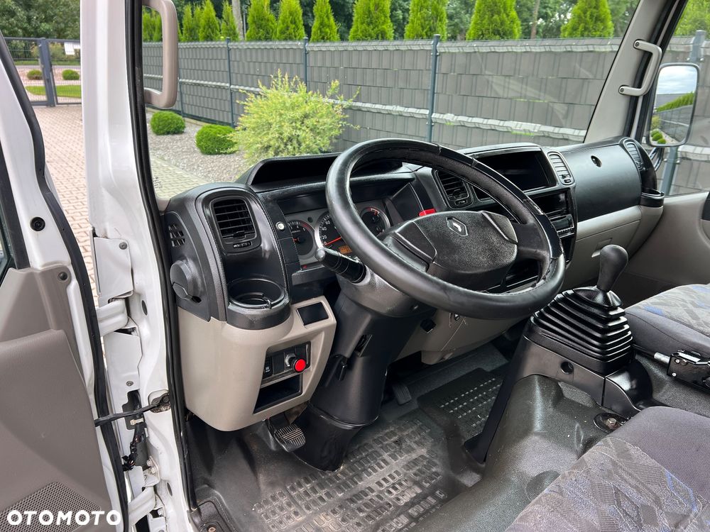 Renault Maxity - 24