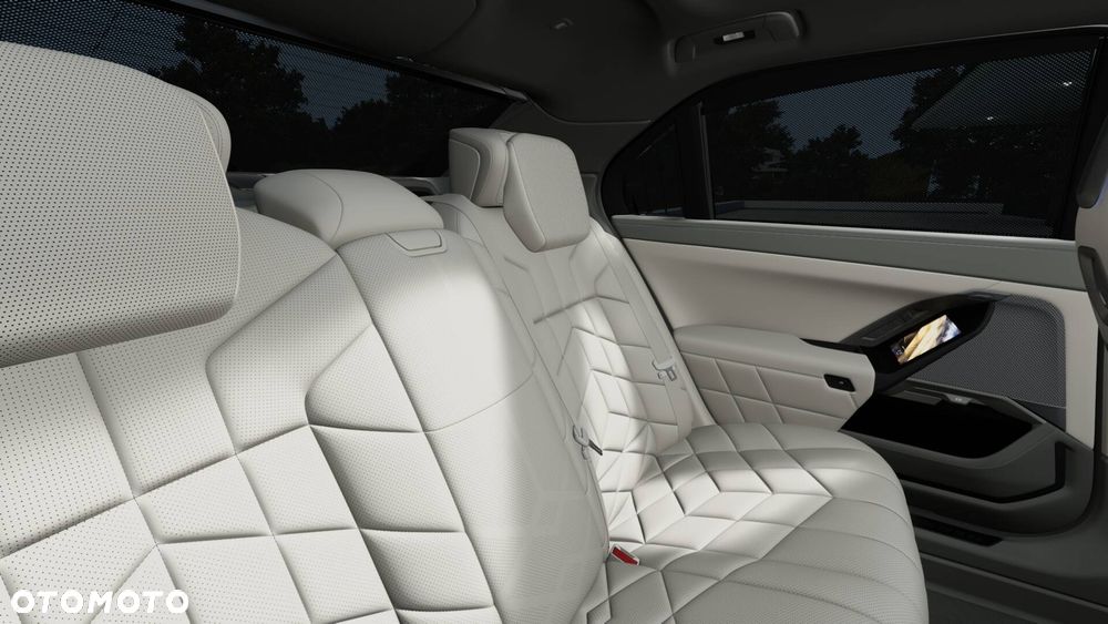 BMW Seria 7 740 xDrive - 15