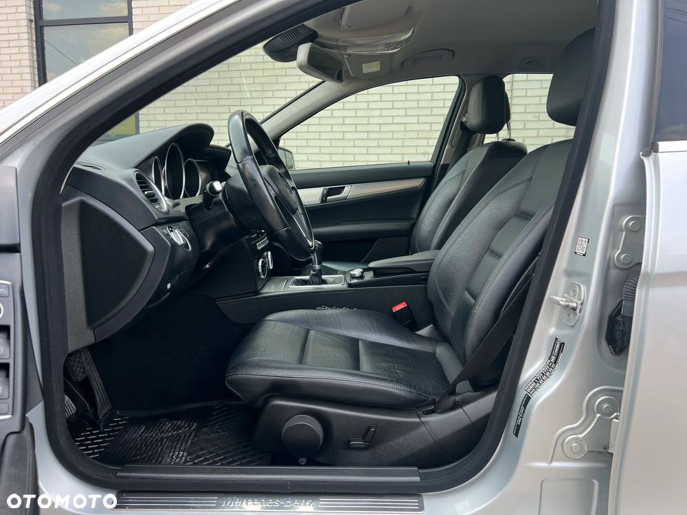 Mercedes-Benz Klasa C 220 CDI DPF (BlueEFFICIENCY) - 25