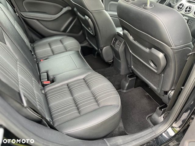 Mercedes-Benz Klasa B 180 d BlueEFFICIENCY Edition Style - 11
