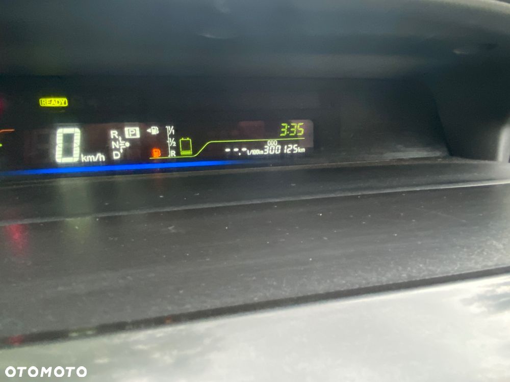Toyota Prius+ (Hybrid) - 27
