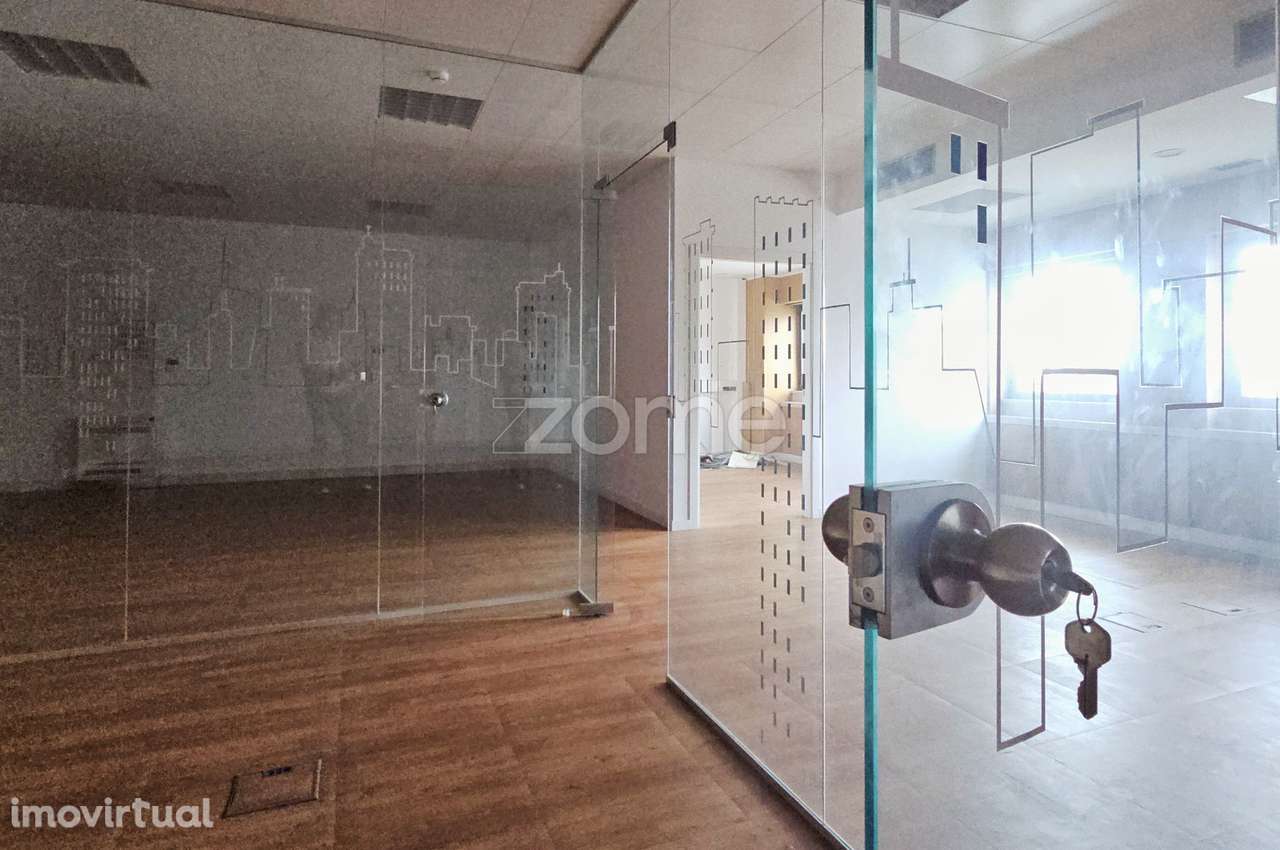 Escritório com 173m2 em Alfragide - Grande imagem: 3/17