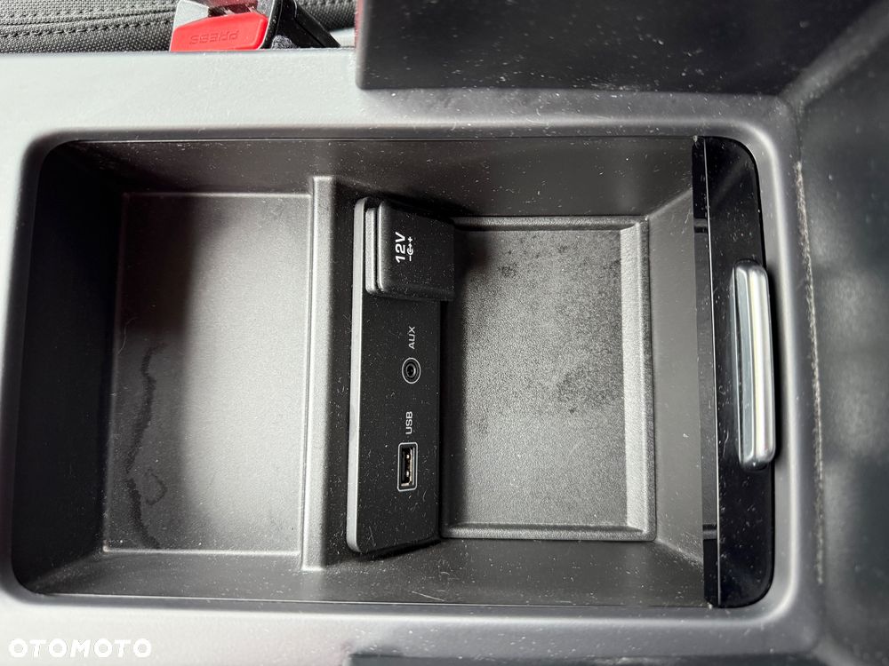 Land Rover Discovery Sport ver-2-0-d150 - 28