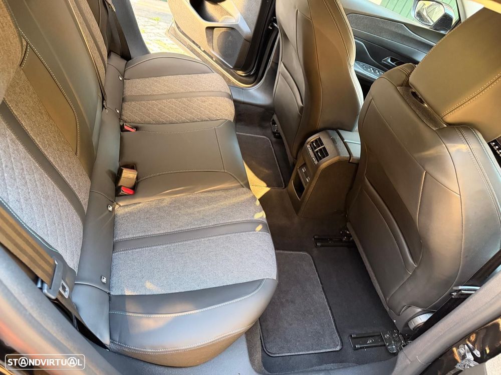 Peugeot 408 1.6 Hybrid Allure Pack e-EAT8 - 23