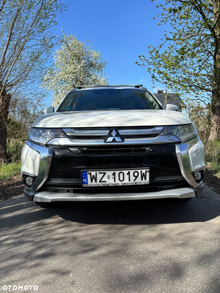 Mitsubishi Outlander 2.0 Instyle Navi 4WD CVT - 3