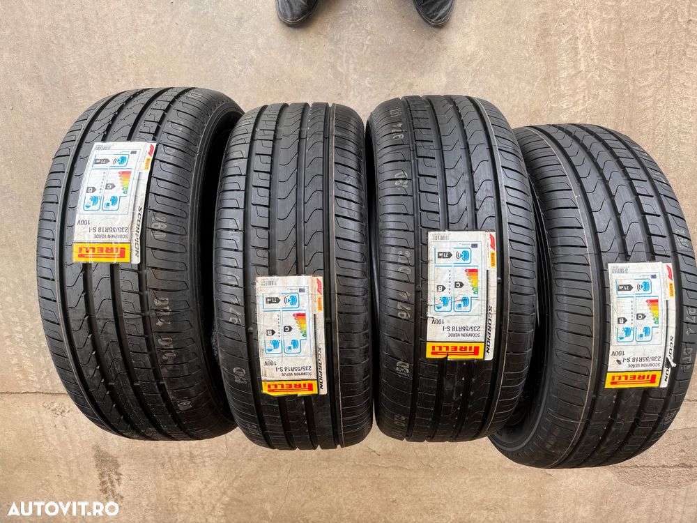 Vând 4 anvelope 235/55/18 Pirelli de vară noi