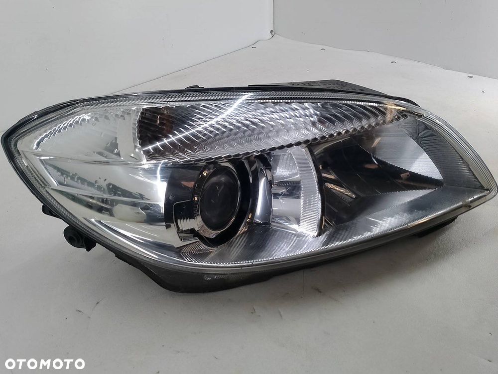 LAMPA PRZÓD PRAWA SKODA FABIA II FL - 4